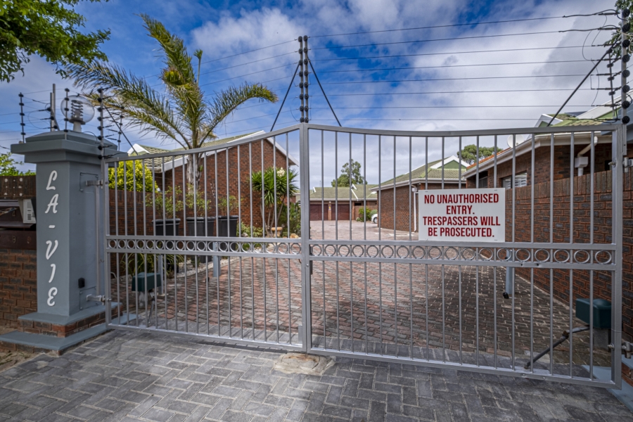 3 Bedroom Property for Sale in Summerstrand Eastern Cape